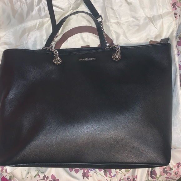 Michael Kors zippered tote 👜 - Picture 1 of 10
